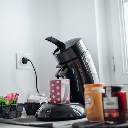 Appartement Neuf, Moderne Et Confortable! Ernée エクステリア 写真