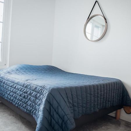 Appartement Neuf, Moderne Et Confortable! Ernée エクステリア 写真