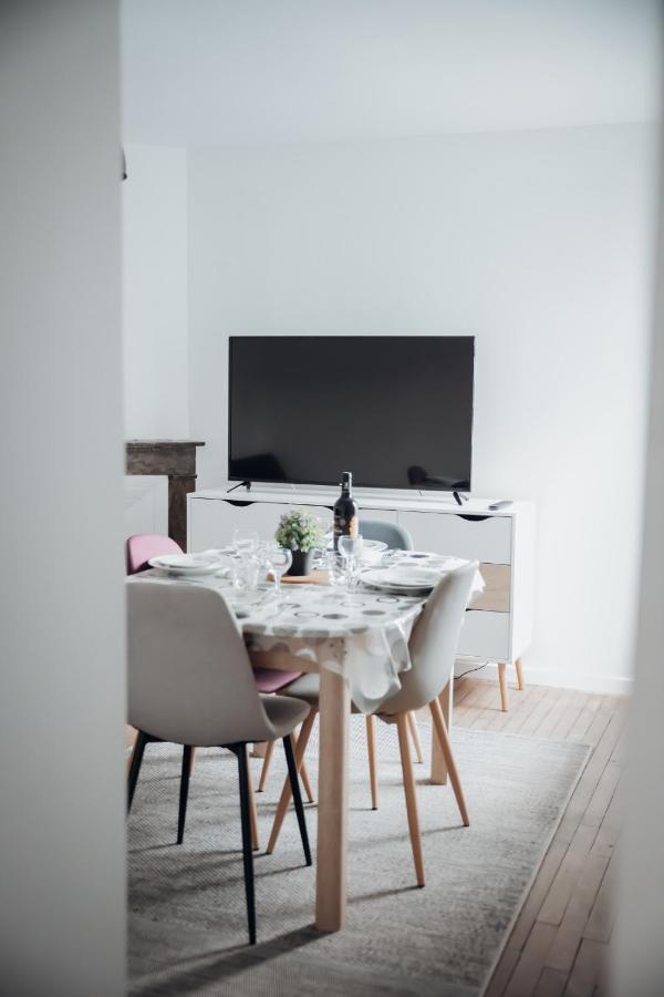 Appartement Neuf, Moderne Et Confortable! Ernée エクステリア 写真