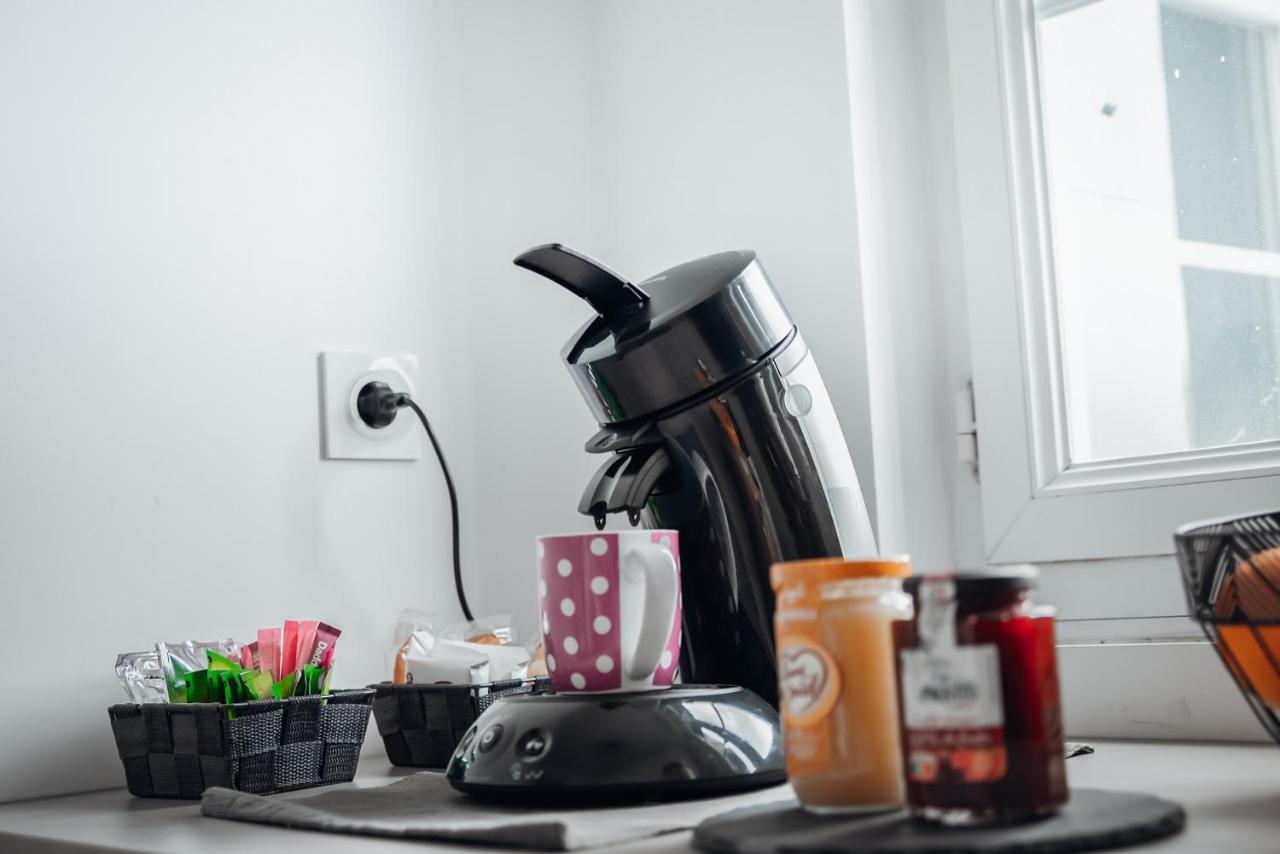 Appartement Neuf, Moderne Et Confortable! Ernée エクステリア 写真